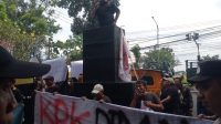 Foto : Grib Jaya gelar aksi didepan kantor Bupati Malang