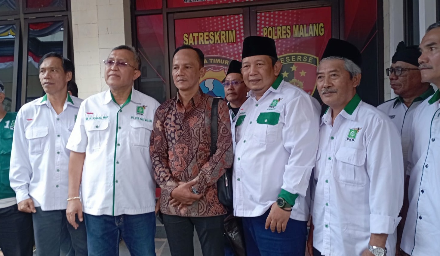 Foto: Pengurus DPC PKB Kab Malang saat berada di polres malang